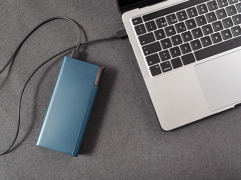 Як правильно заряджати зовнішній акумулятор power bank?