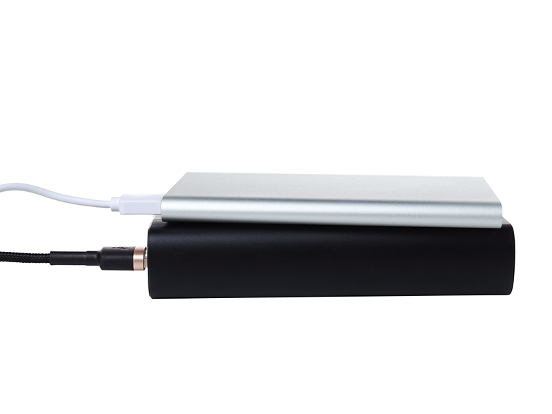 Як правильно заряджати зовнішній акумулятор power bank?