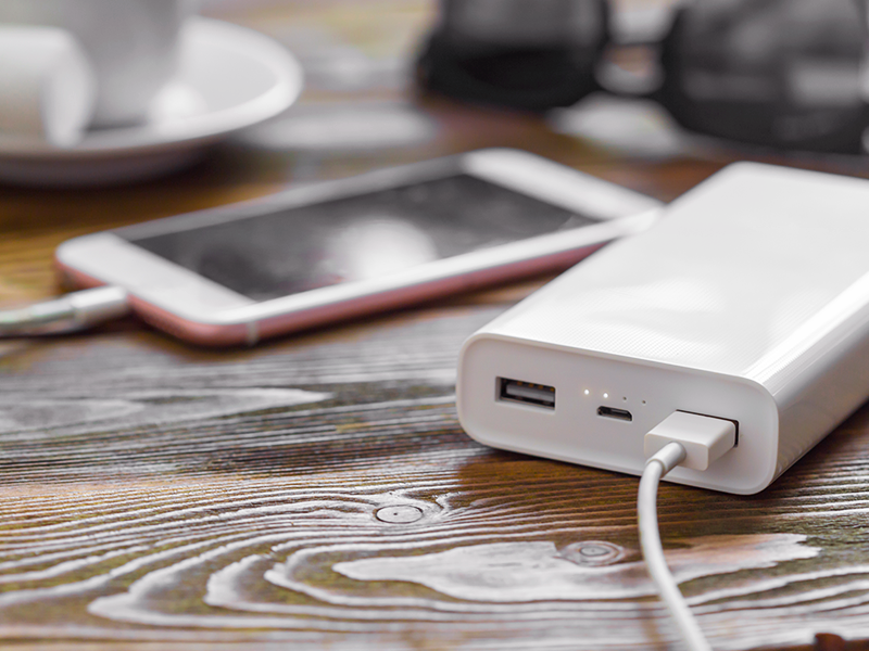 iPhone не заряжается от повербанка что делать?