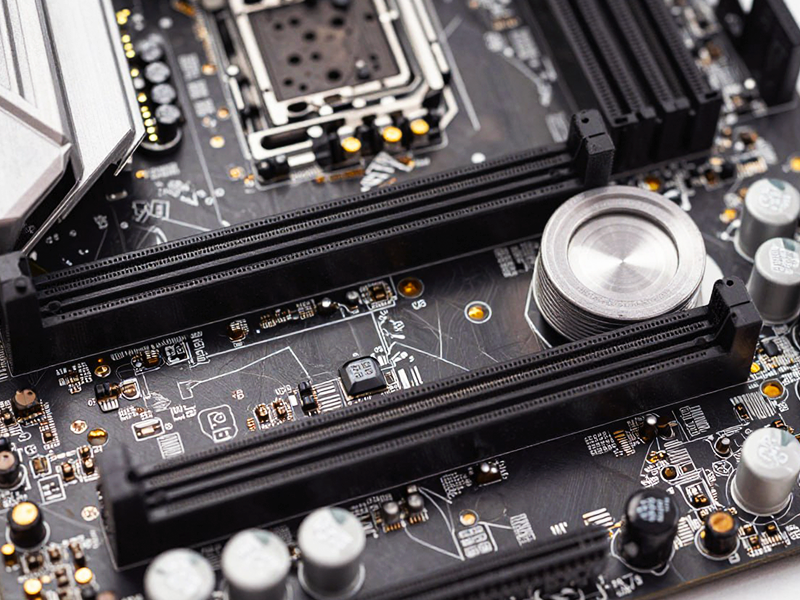 Що таке PCI Express і чому кількість ліній важлива?