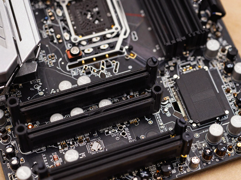 Що таке PCI Express і чому кількість ліній важлива?