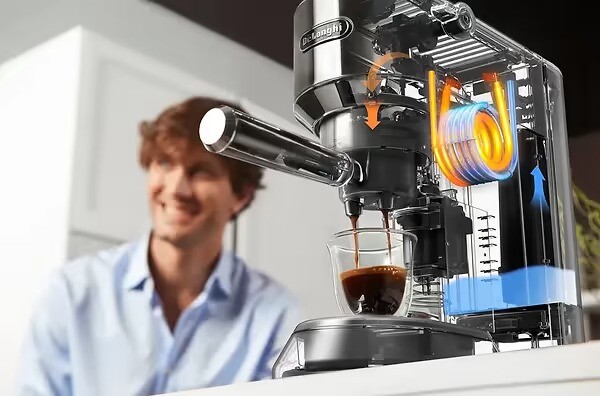 Кофеварка Delonghi EC 685 M Dedica