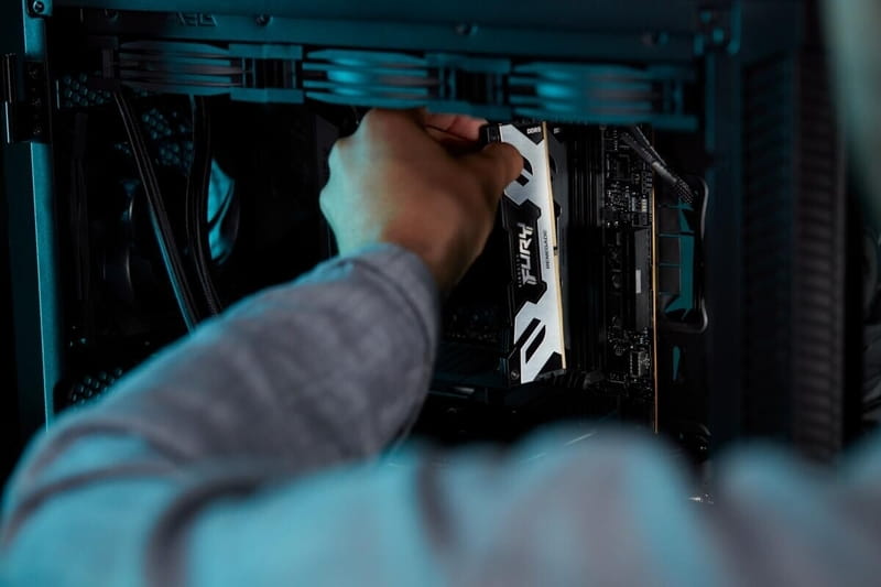 Модуль памяти DDR5 48GB/6400 Kingston Fury Renegade Silver (KF564C32RS-48)