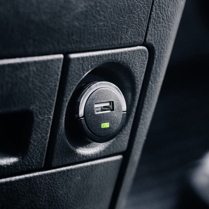 Автомобильное зарядное устройство Strax Car Charger 2.4A Single USB-A Black (4029948595757) Bulk