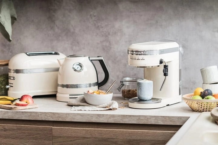 Электрочайник KitchenAid Artisan 5KEK1522EAC Creamy