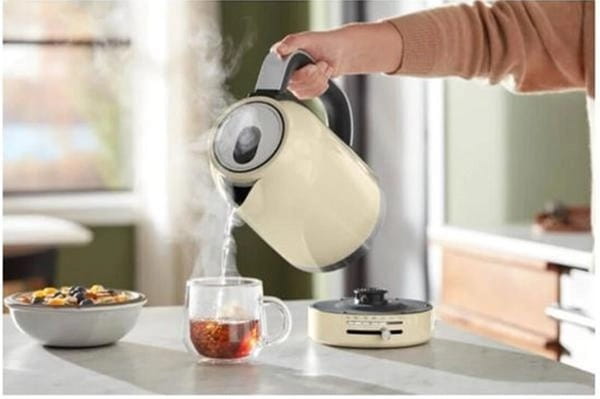 Електрочайник KitchenAid 5KEK1701EAC Creamy