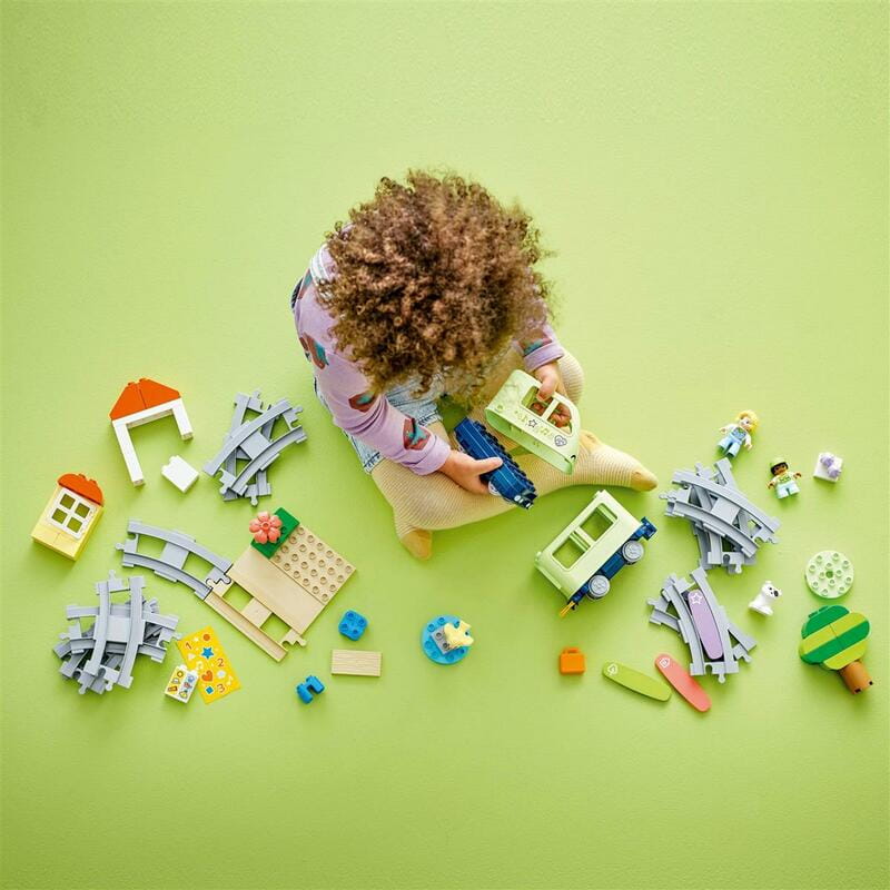 Конструктор LEGO Duplo Town Интерактивный приключенческий поезд (10427)