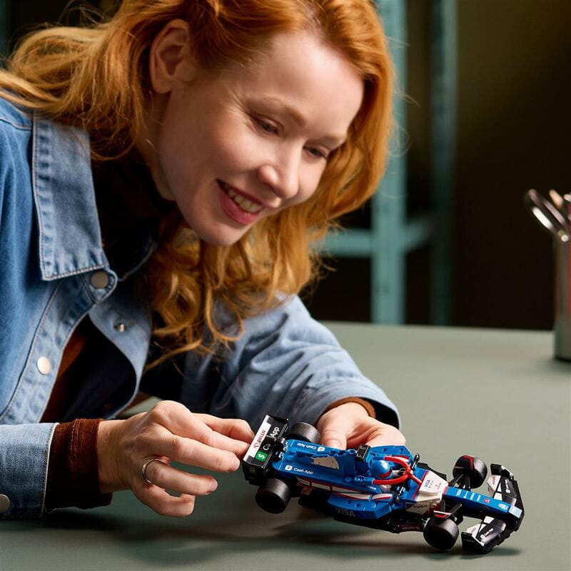 Конструктор LEGO Speed Champions Автомобиль для гонок F1 Visa Cash RB VCARB 01 (77246)