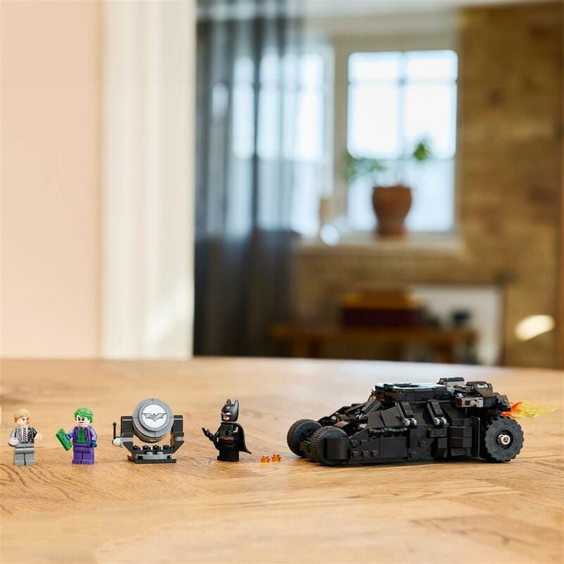 Конструктор LEGO Super Heroes Бетмен Тумблер проти Двуликого та Джокера (76303)
