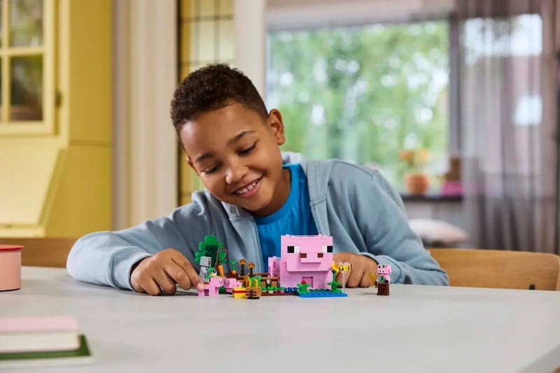 Конструктор LEGO Minecraft Будинок для поросят (21268)