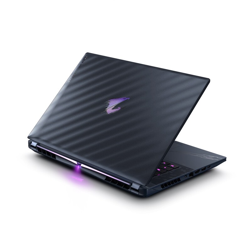 Ноутбук Gigabyte Aorus Master 16 BZH (BZHC6UAE65SP) Dark Tide