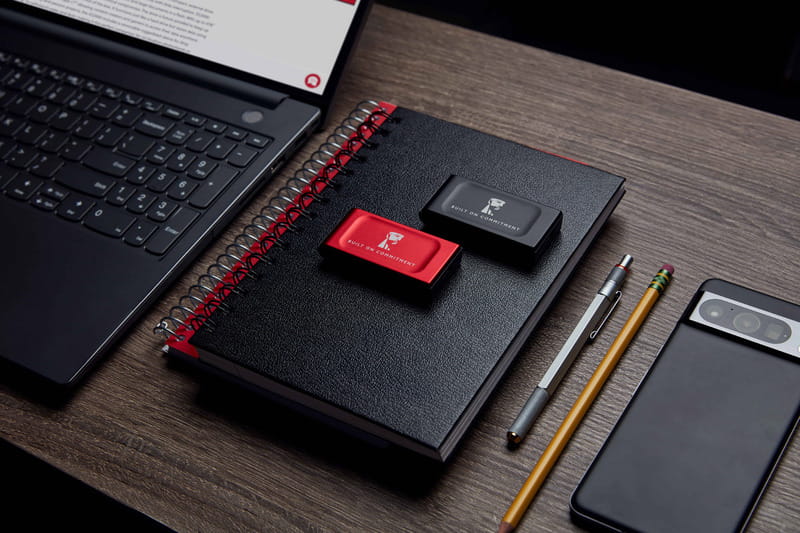 Накопичувач зовнішній SSD Portable 1ТB Kingston SXS1000 BoC Red (SXS1000R/1000GA)