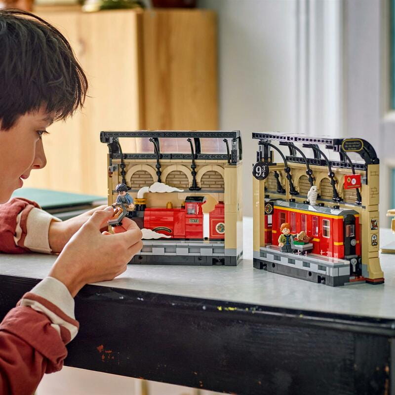 Конструктор LEGO Harry Potter Бук нук: Хогвартский экспресс (76450)