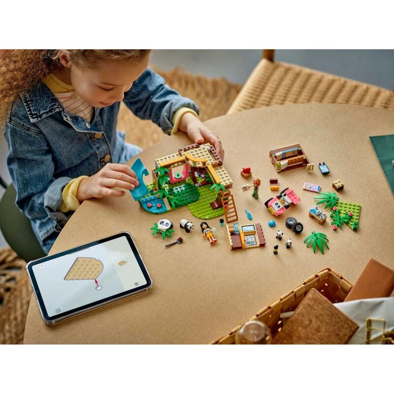 Конструктор LEGO Friends Уход за животными в заповеднике панд (42648)