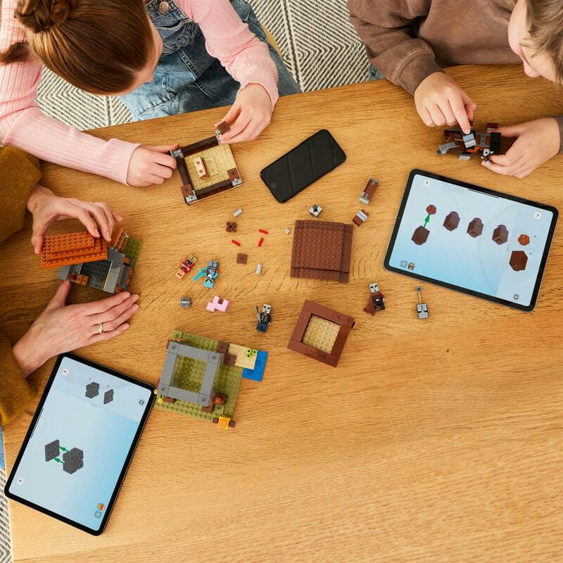 Конструктор LEGO Minecraft Аванпост разбойников и опустошитель (21278)
