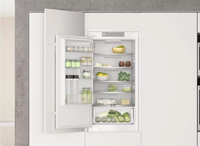 Встраиваемый холодильник Whirlpool WHC18T311