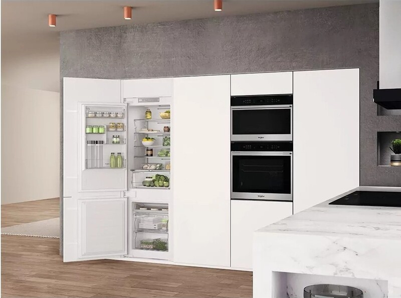 Встраиваемый холодильник Whirlpool WHC18T311