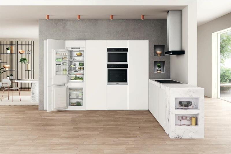 Вбудований холодильник Whirlpool WHC18T573