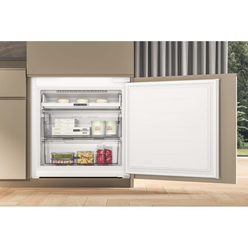Встраиваемый холодильник Whirlpool WHSP70T121
