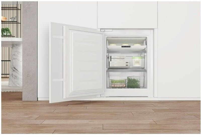 Встраиваемый холодильник Whirlpool WHC18 T573