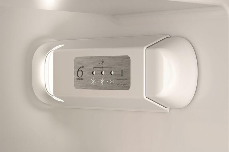 Встраиваемый холодильник Whirlpool WHC18D011C1 SF