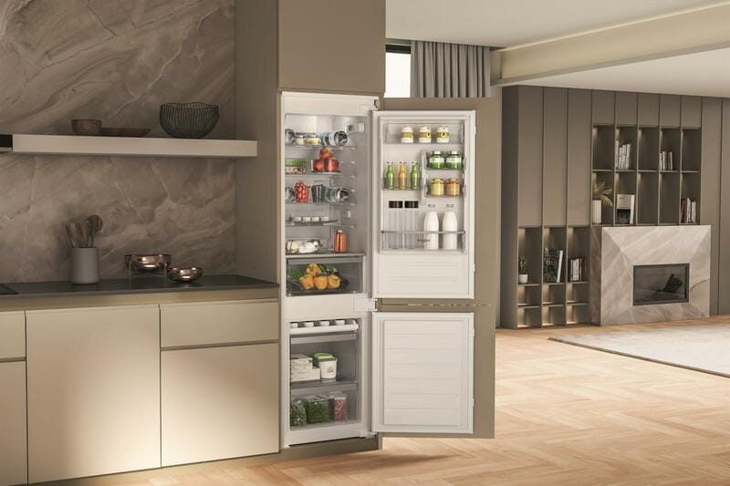 Встраиваемый холодильник Whirlpool WHC18D011C1 SF