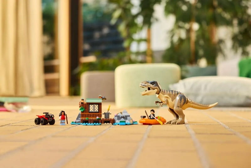Конструктор LEGO Jurassic World Втеча річкою від тиранозавра (76975)