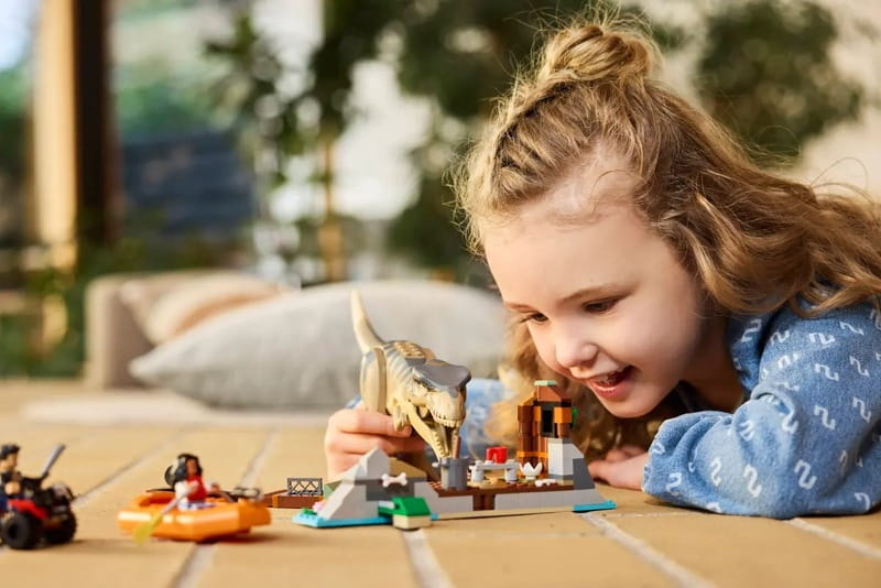 Конструктор LEGO Jurassic World Втеча річкою від тиранозавра (76975)