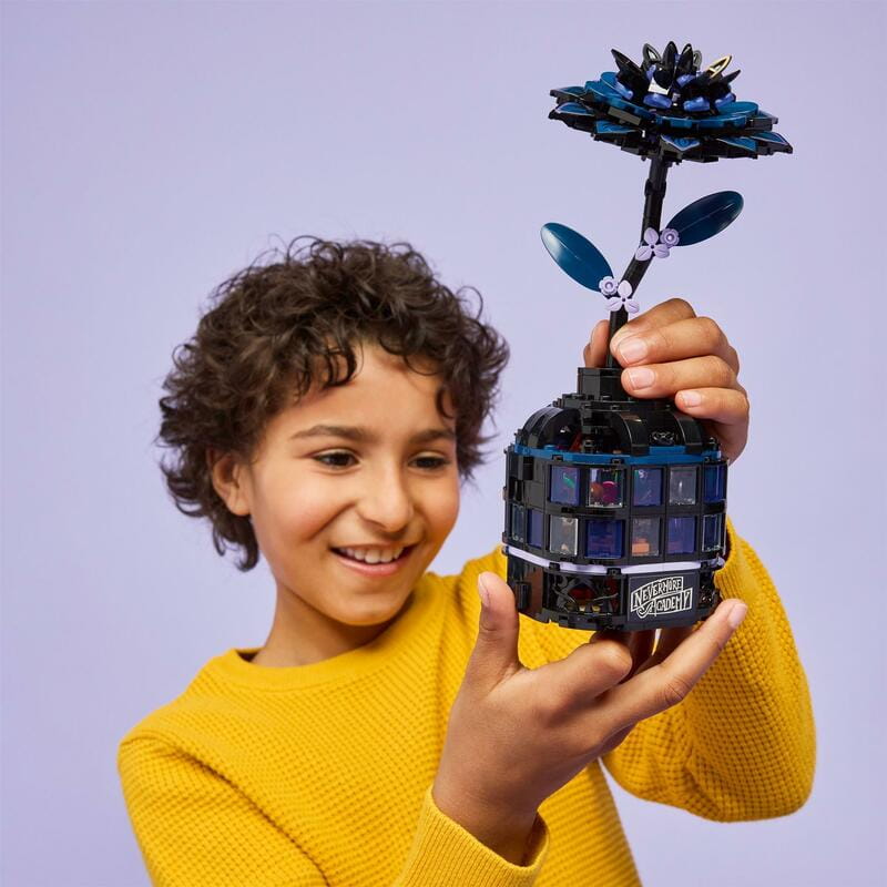 Конструктор LEGO Wednesday Квітка чорної жоржини (76784)