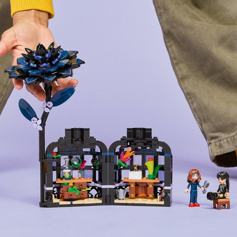 Конструктор LEGO Wednesday Квітка чорної жоржини (76784)