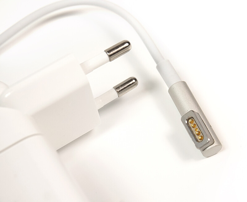 Блок живлення PowerPlant для ноутбука Apple 220V, 16.5V 60W 3.65A Magnet tip (AP60KMAG)