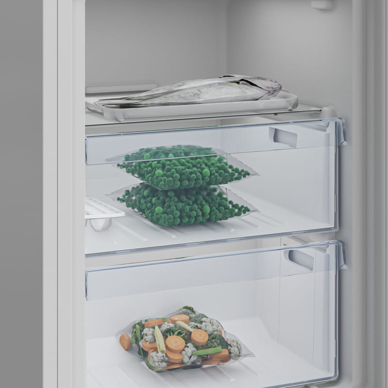 Холодильник Beko RCSA240K40WN