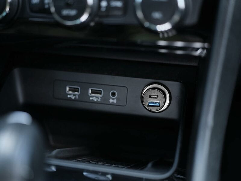 Автомобильное зарядное устройство Trust 38 W (2USBx2A) Black (25197)