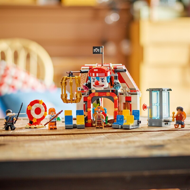 Конструктор LEGO One Piece Цирковий намет клоуна Баґґі (75637)