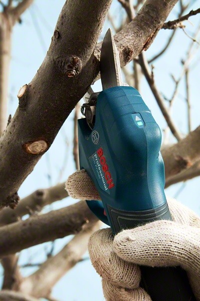 Секатор аккумуляторный Bosch Professional Pruner 12В, 2х3Ач (0.601.9K1.021)