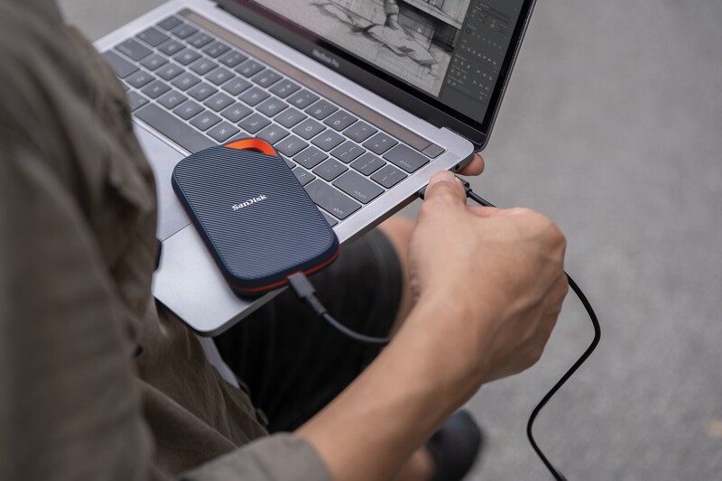 Накопитель внешний SSD 2TB SanDisk Extreme Pro (SDSSDE82-2T00-G25)