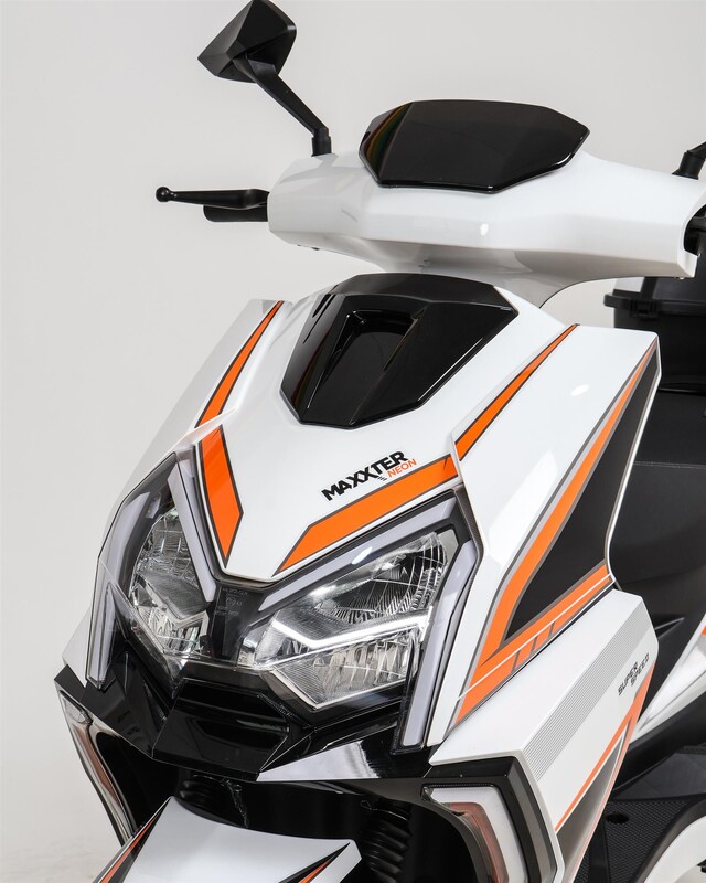 Електроскутер Maxxter Neon White
