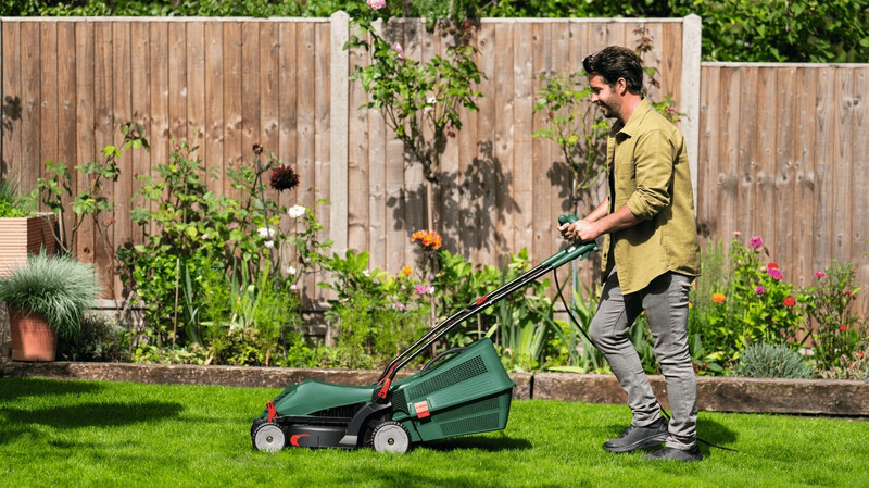 Газонокосилка Bosch UniversalRotak 37-555 (0.600.8A6.501)