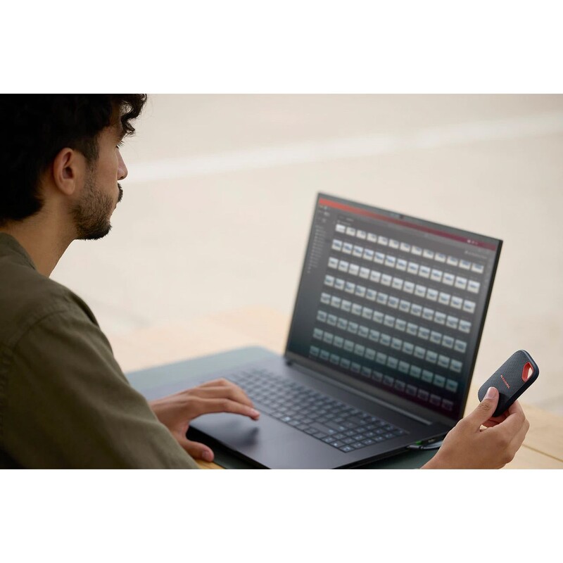 Накопитель внешний SSD 1TB SanDisk Extreme Portable V3 (SDSSDE70-1T00-G25)
