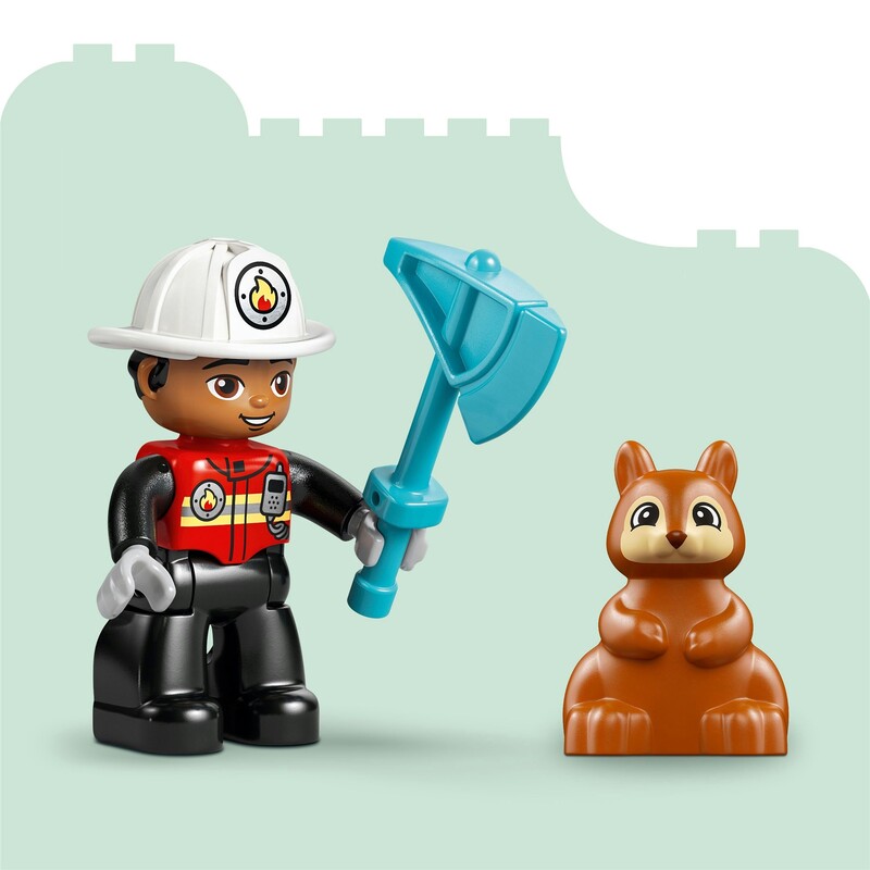 Конструктор LEGO Duplo Town Пожарная машина со шлангом и пожарным (10473)