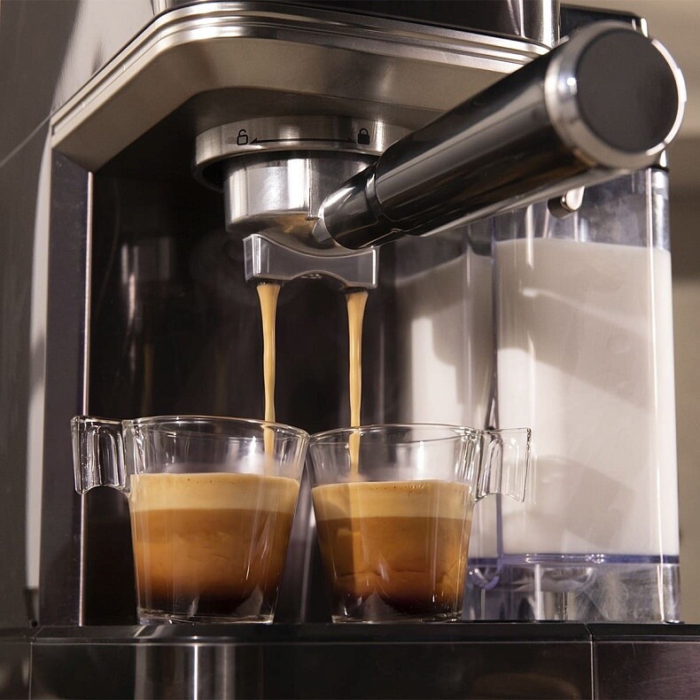 Кофеварка рожковая Cecotec Cafelizzia ColdBrew Latte (A01_EU01_108987)