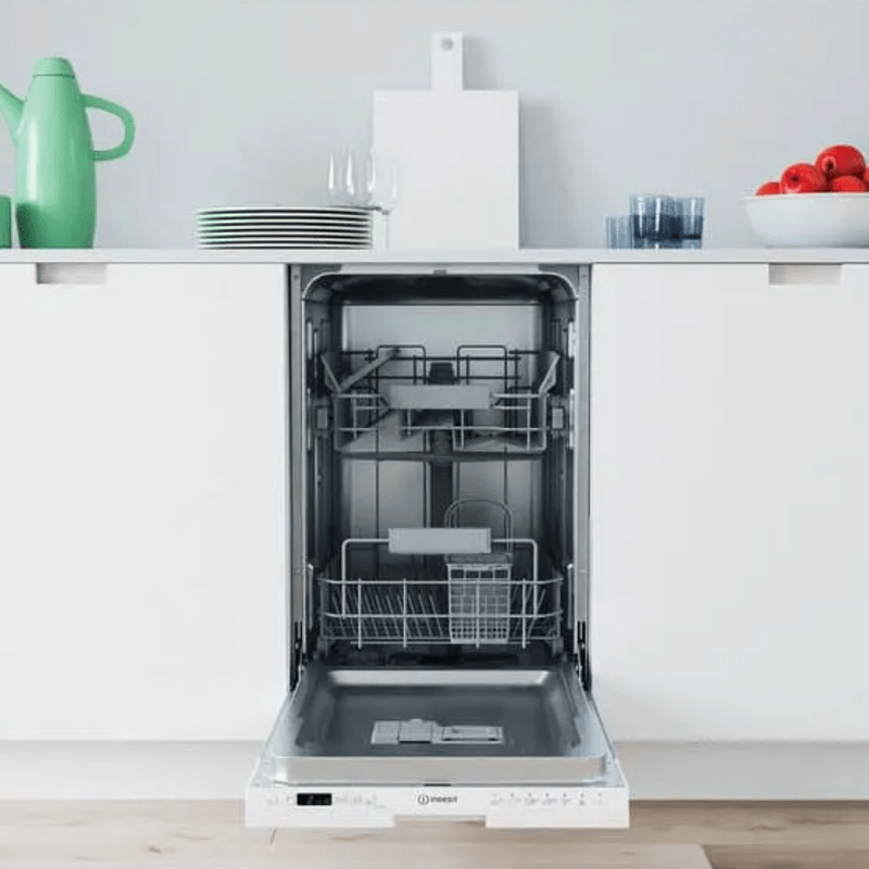 Вбудована посудомийна машина Indesit DSIC 3M19