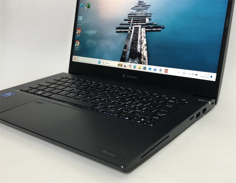 Ноутбук Toshiba Dynabook Tecra A40-K / 14" FullHD IPS / i5-1240P / 16GB / 256GB SSD / Win11Pro / Backlight / сканер отпечатка - Б/у