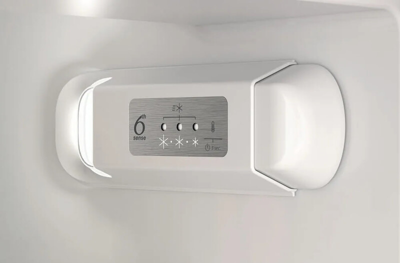 Встраиваемый холодильник Whirlpool WHC20D011B1