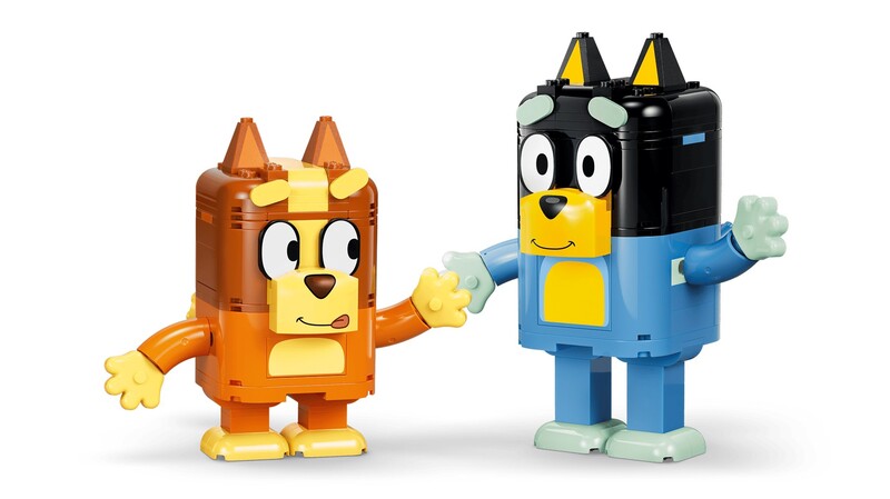 Конструктор LEGO Bluey Сім"я Блуї з кубиків (11217)