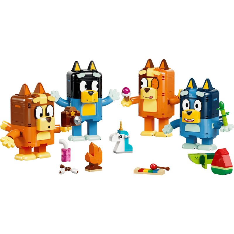 Конструктор LEGO Bluey Сім"я Блуї з кубиків (11217)