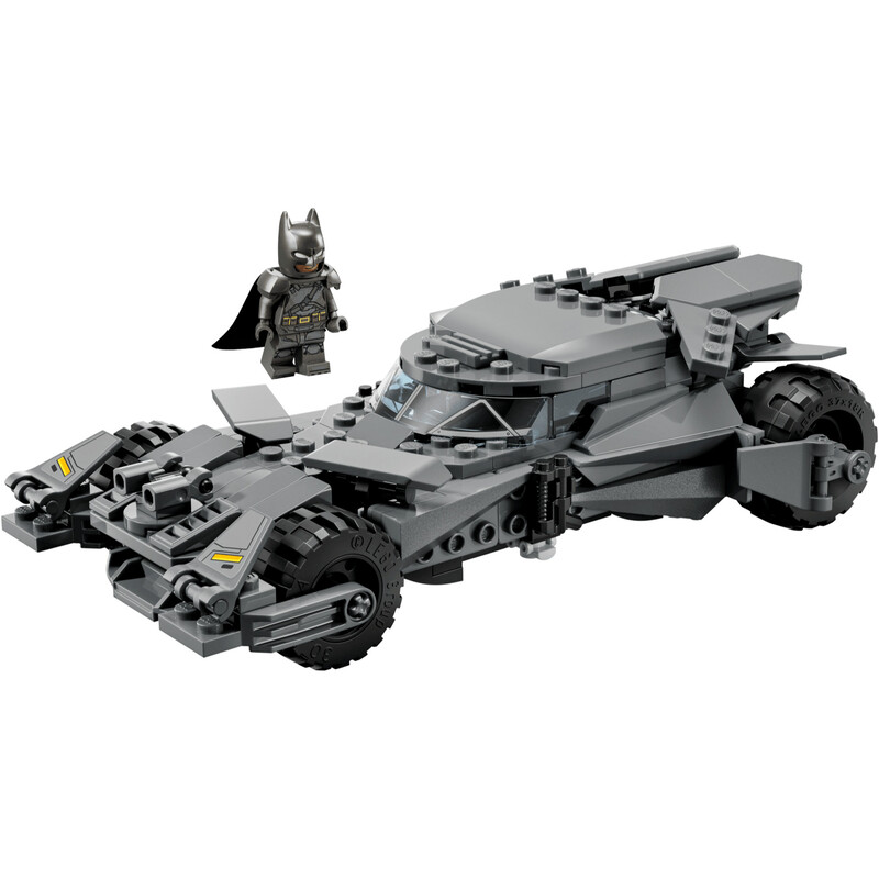 Конструктор LEGO Super Heroes Бетмобіль із фільму «Бетмен проти Супермена» (76331)