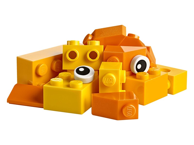 Конструктор LEGO Classic Чемодан для творчества (10713)