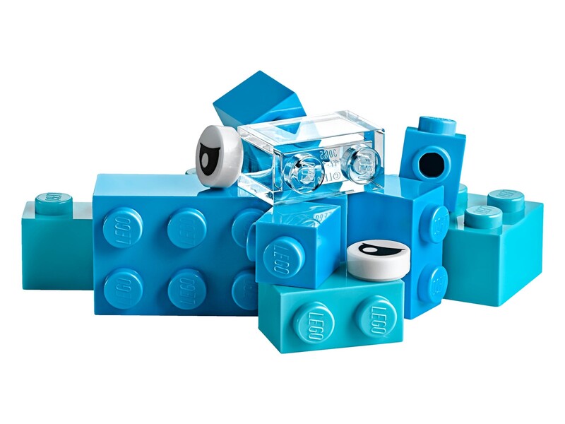 Конструктор LEGO Classic Чемодан для творчества (10713)