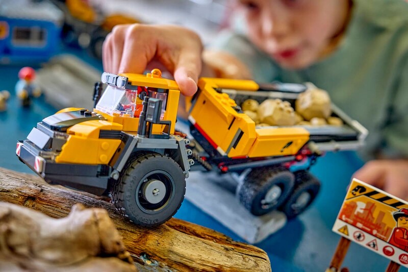 Конструктор LEGO City Самоскид і фронтальний ковшовий навантажувач (60494)